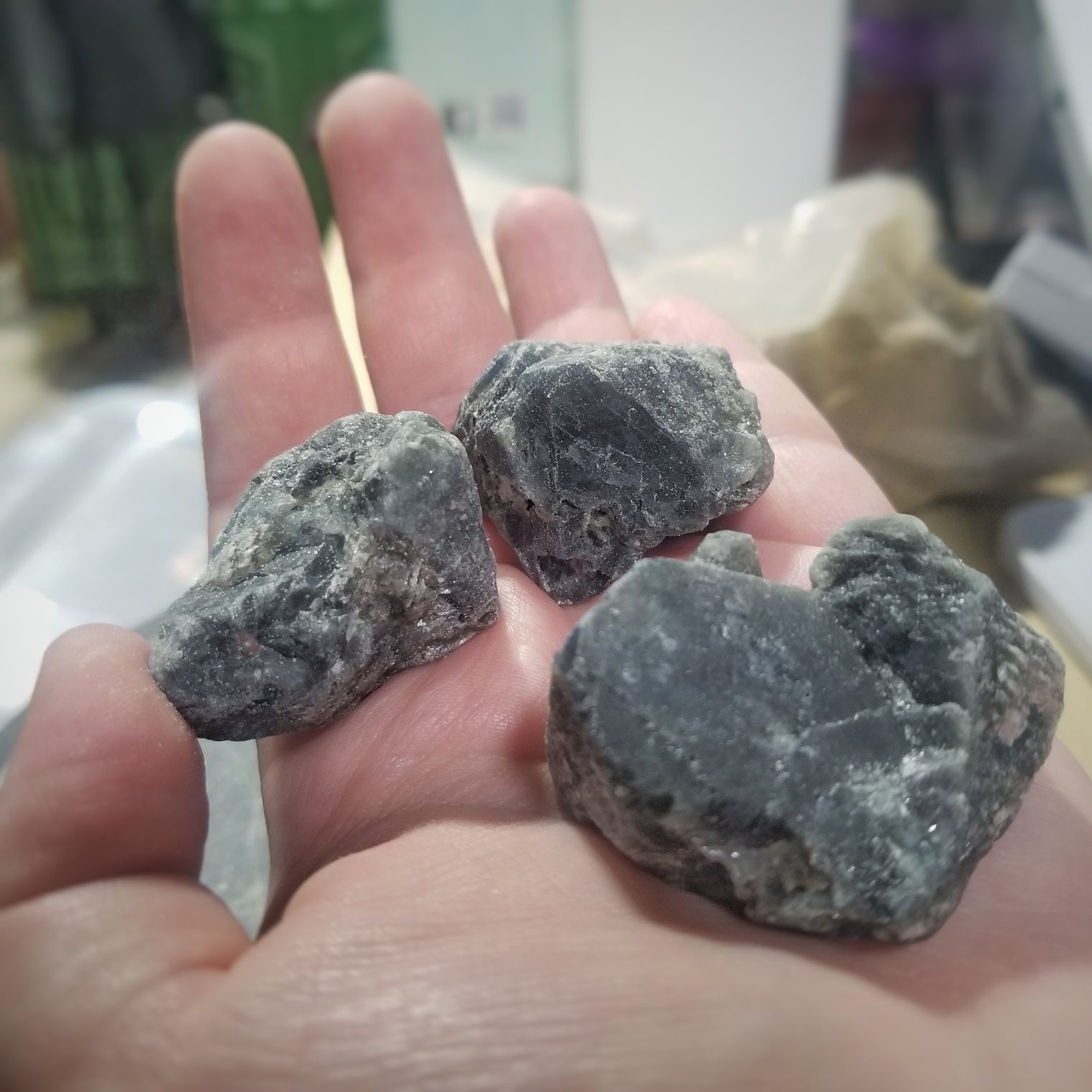 Rough Sapphire chips
